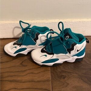 Nike Kids Turquoise and White Sneakers